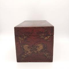 19th Century Chinese Lacquered Box with Gilt Decoration - 3630350