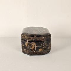 19th Century Chinese Lacquered Gilt Box - 4570845