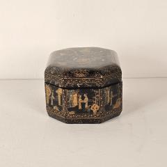 19th Century Chinese Lacquered Gilt Box - 4570847
