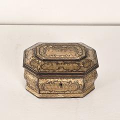 19th Century Chinese Lacquered Gilt Tea Caddy - 4563117