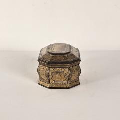 19th Century Chinese Lacquered Gilt Tea Caddy - 4563123