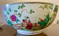 19th Century Famille Rose Chinese Export Punch Koi Decorated - 2621759