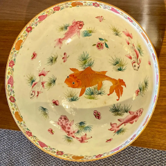 19th Century Famille Rose Chinese Export Punch Koi Decorated - 2621779