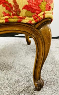 19th Century French Louis XV Bergere Arm Chair in a Fine Floral Upholstery - 2865909