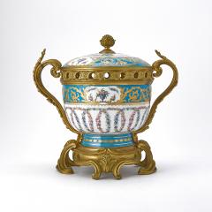 19th Century French S vres Porcelain Covered Decorative Potpourri Urn - 4463521