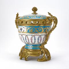 19th Century French S vres Porcelain Covered Decorative Potpourri Urn - 4463522