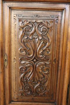 19th Century Italian Antique Cabinet in Solid Carved Walnut - 2958631