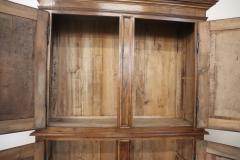 19th Century Italian Antique Cabinet in Solid Carved Walnut - 2958634
