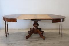 19th Century Italian Louis Philippe Walnut Oval Extendable Dining Table - 3045810