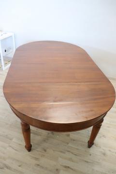 19th Century Italian Louis Philippe Walnut Round Extendable Dining Table - 2678754