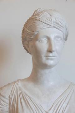 19th Century Italian Neoclassical Plaster Bust of a Roman Woman - 4012346