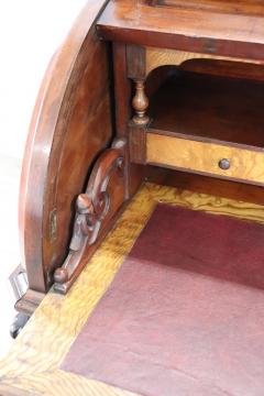 19th Century Italian Walnut Desk with Roll Top - 4220706