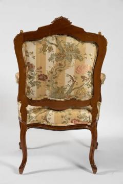 19th Century Louis XV Style Walnut Framed Pair French Berg res Armchairs - 3534669