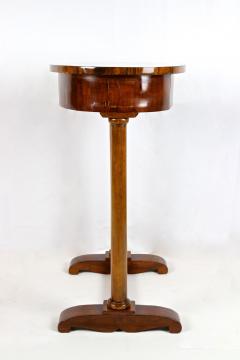 19th Century Oval Biedermeier Nutwood Side Table Austria circa 1830 - 4624118