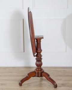 19th Century Round Mahogany Tilt Top Pedestal Table - 4402352