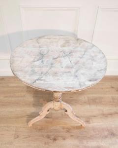 19th Century Swedish Gustavian Round Tilt Top Table in Painted Finish Circa 185 - 4507284