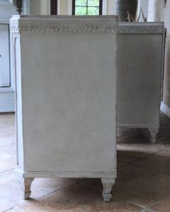 19th Century Swedish Gustavian Style Pair of Painted Bedside Chests - 582498