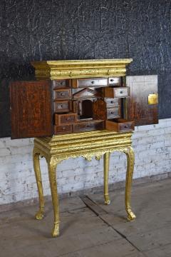 19th century gilt jewelry cabinet with fitted 17th century Italian Interior - 740488