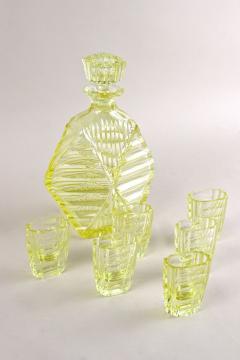 20th Century Art Deco Glass Decanter Set With 6 Shot Glasses CZ ca 1920 - 4685862