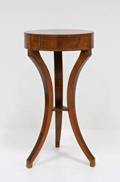 20th Century Art Deco Side Table Gueridon Table Nutwood Austria ca 1920 - 3935309