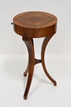 20th Century Art Deco Side Table Gueridon Table Nutwood Austria ca 1920 - 3935312