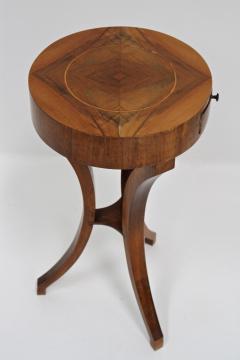 20th Century Art Deco Side Table Gueridon Table Nutwood Austria ca 1920 - 3935317