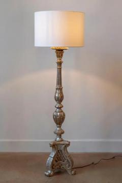 20th Century French Painted and Carved Wood Lamp with Neoclassical Detailing - 4105987