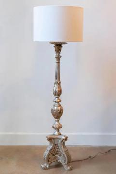 20th Century French Painted and Carved Wood Lamp with Neoclassical Detailing - 4106006