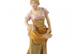 20th Century Hand Painted Gilt Decorated Porcelain Decorative Womans Sculpture - 3811282