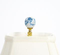 20th Century White Blue Porcelain Gilt Gold Painted Wood Base Small Table Lamp - 4085986