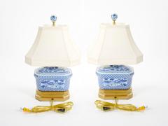 20th Century White Blue Porcelain Gilt Gold Painted Wood Base Small Table Lamp - 4085999