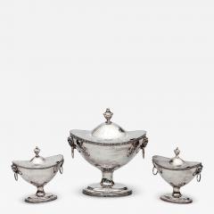 2996 Set of Three English Silver Plate Sauce Tureens - 2515804