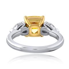 3 01ct Cushion Cut VVS2 Clarity Three Stone Diamond Engagement Ring - 4648715