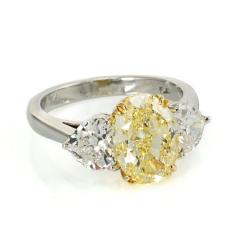 4 CARAT OVAL DIAMOND FANCY LIGHT YELLOW GIA RING - 2309319