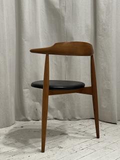 4 Petite Mid Century 3 Legged Chairs - 4604404