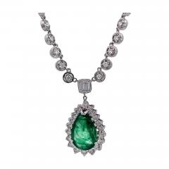 5 Carat Pear Emerald with Diamond Surround 18K - 3813612