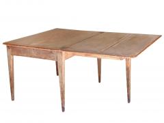 5 Legged Table - 569159