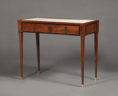 9237 AN UNUSUAL PAIR OF MAHOGANY SIDE TABLES - 3584614