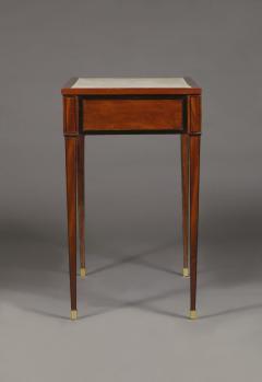 9237 AN UNUSUAL PAIR OF MAHOGANY SIDE TABLES - 3584616