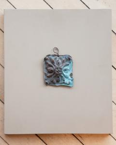 A COLLECTION OF SEVEN BRONZE MASTERS MOUNTED ON PAINTED WOODEN BLOCKS - 3676512