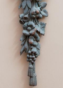 A COLLECTION OF SEVEN BRONZE MASTERS MOUNTED ON PAINTED WOODEN BLOCKS - 3676533