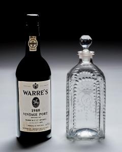 A CUT ENGRAVED SQUARE GEORGIAN DECANTER - 4399412
