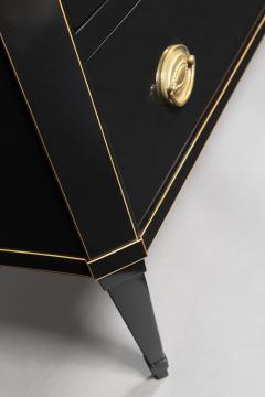 A Chic and Stylish Neoclassical Ebonized Commode - 2874499