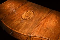 A FINE GEORGE III PERIOD FIDDELBACK SYCAMORE AND MARQUETRY DRESSING TABLE - 3393849