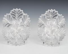 A FINE PAIR OF FEATHER CUT VICTORIAN DISHES - 3795353