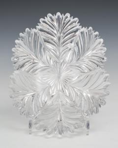 A FINE PAIR OF FEATHER CUT VICTORIAN DISHES - 3795355