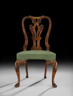 A FINE PAIR OF GEORGE II CARVED WALNUT SIDE CHAIRS - 4731205