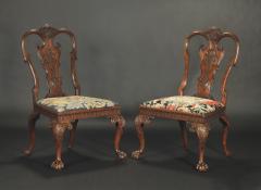 A FINE PAIR OF GEORGE II WALNUT SIDE CHAIRS - 4221854