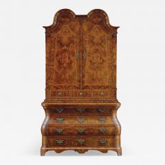 A FINELY FIGURED GEORGE I BURR WALNUT CABINET ON CHEST - 3478401