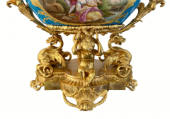 A FRENCH ANTIQUE SEVRES STYLE PORCELAIN ORMOLU MOUNTED CENTERPIECE 19TH CENTURY - 3566609